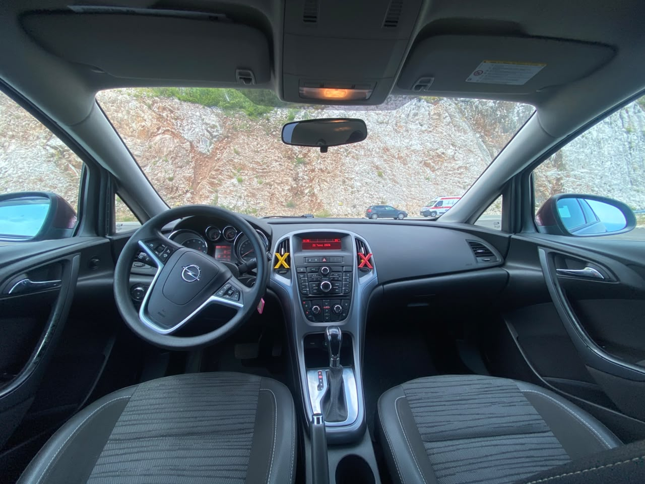 Opel Astra Sedan Bordo
