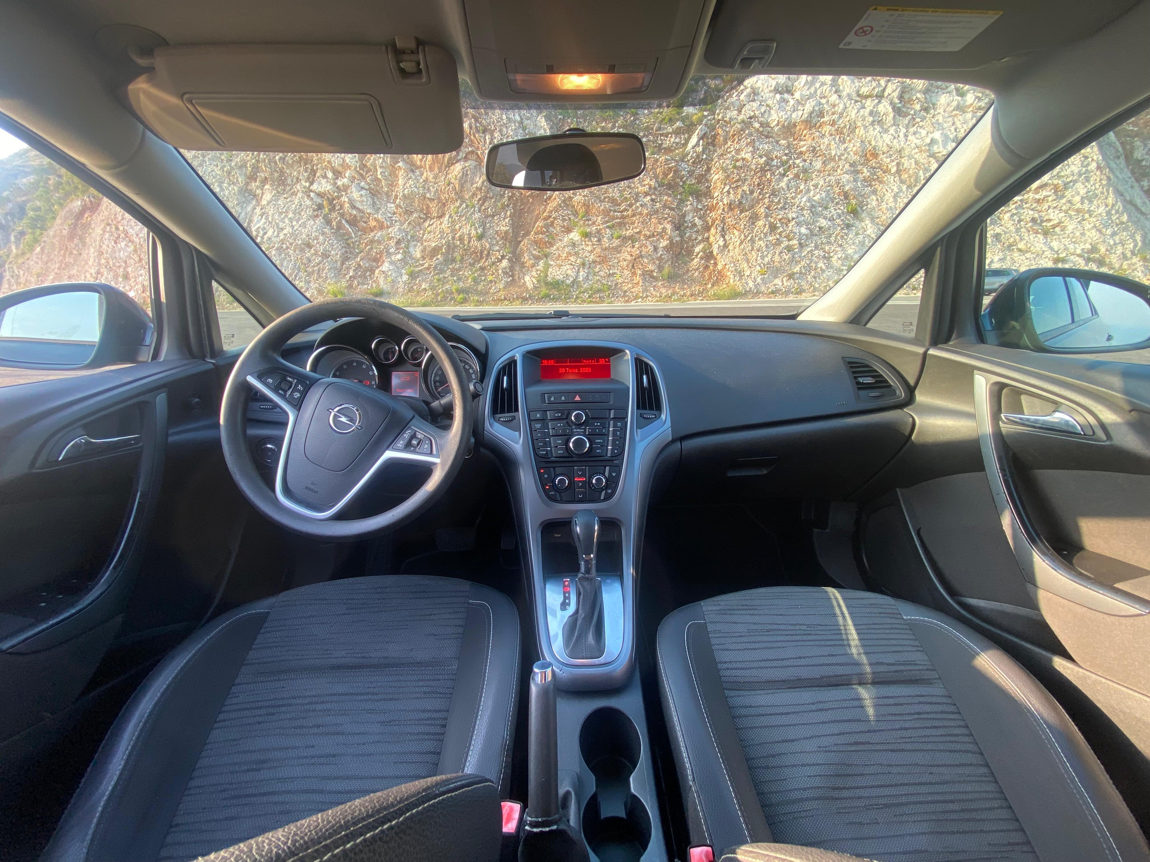 Opel Astra Sedan Yeşil