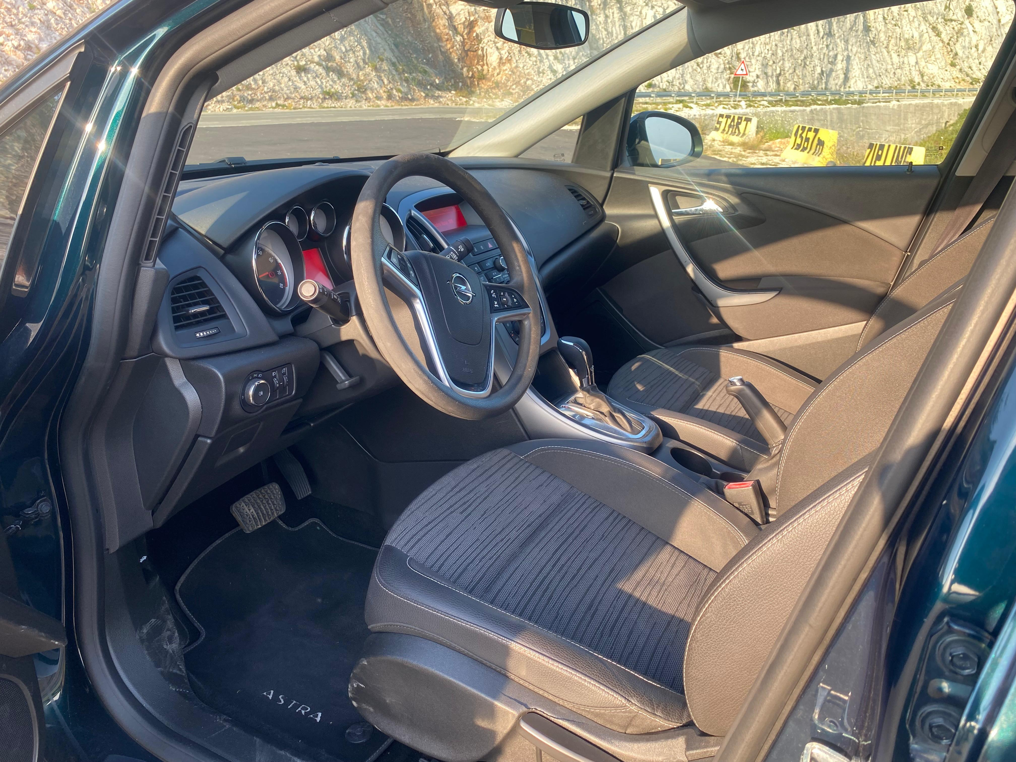 Opel Astra Sedan Yeşil